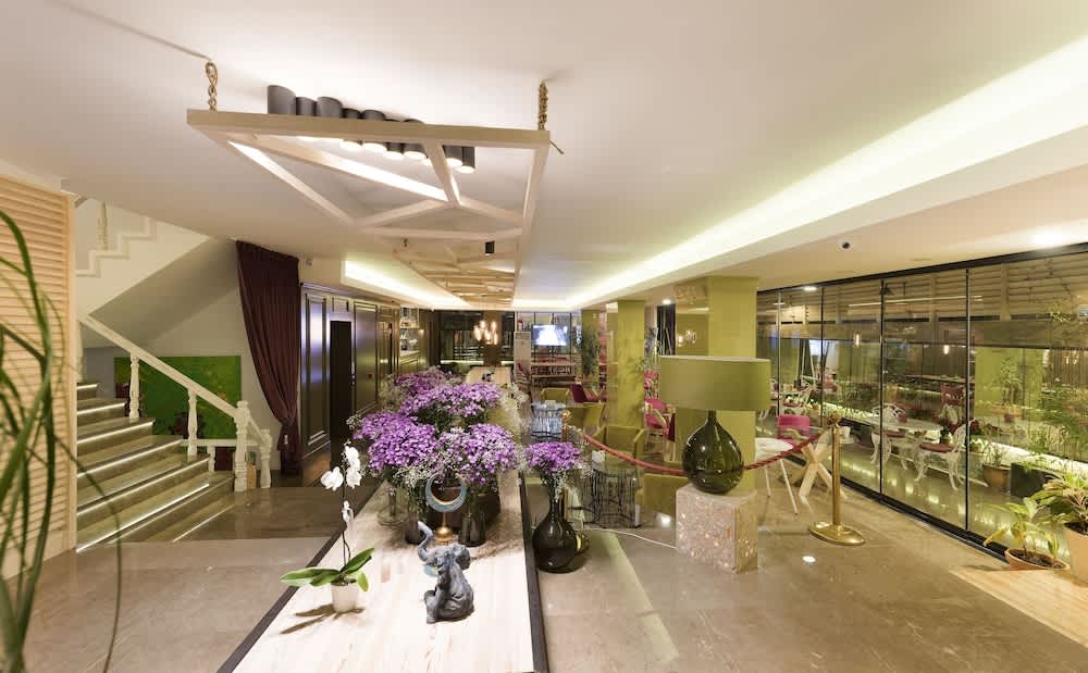 Nun Hotel Lara 2