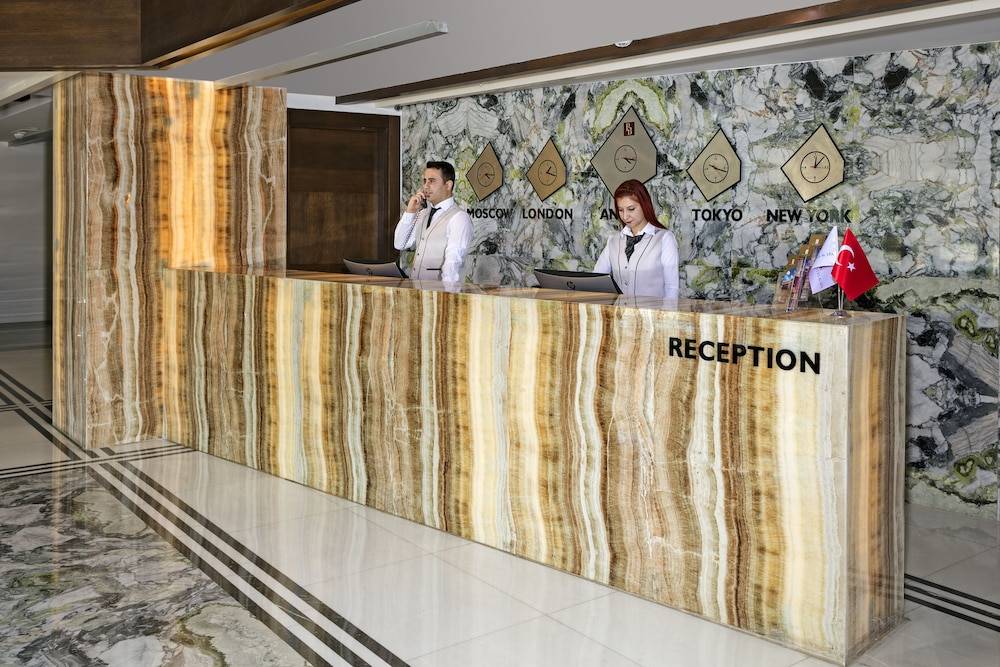 B Business Hotel & Spa 2