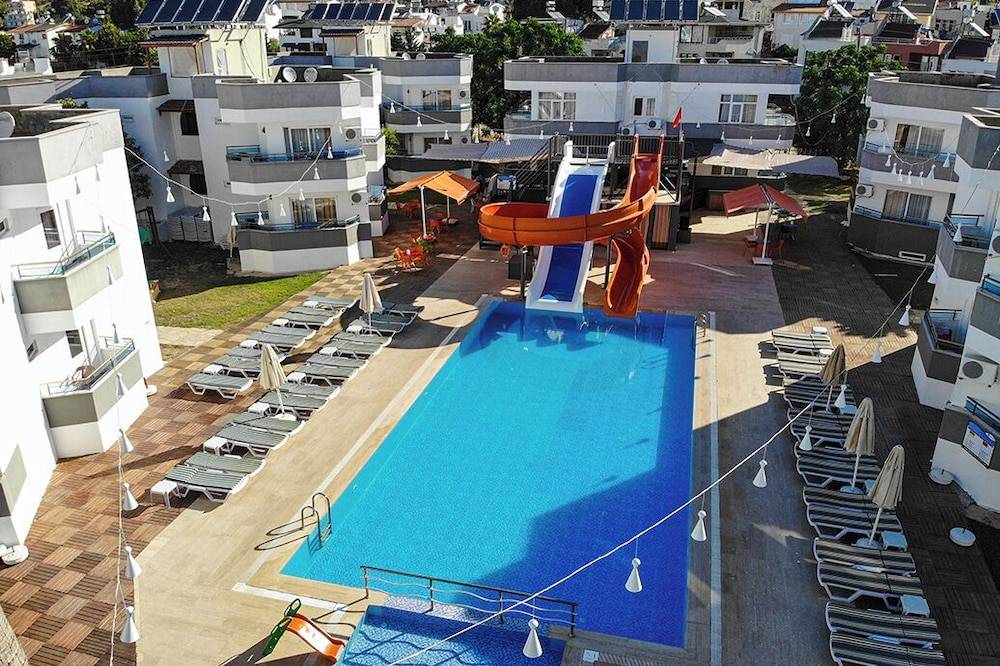 Throne Beach Resort & Spa - Ultra All Inclusive 1