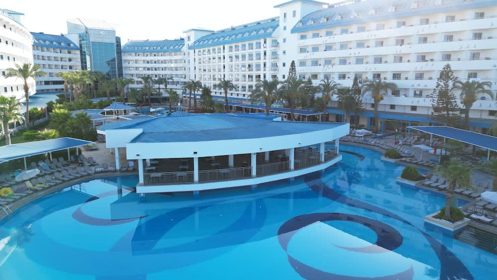 Crystal Admiral Aqua Collection - Ultimate All Inclusive 1