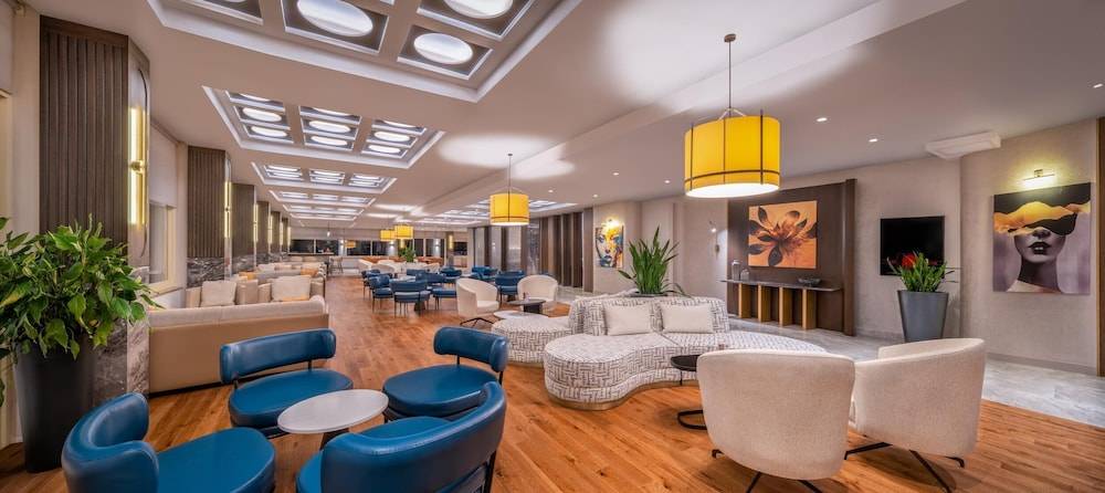 Trendy Palm Beach Adults Only 2