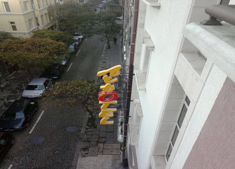 Art 'Otel 2