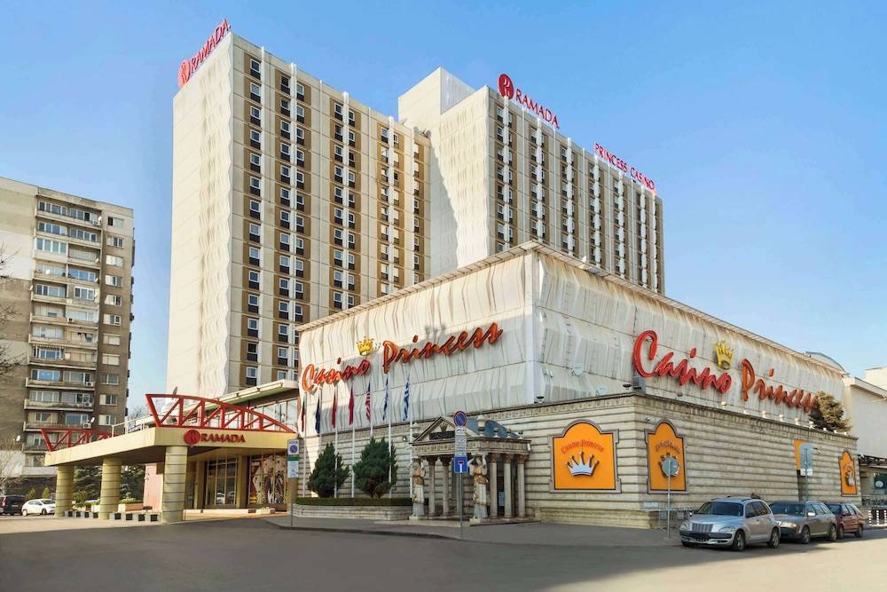 Ramada by Wyndham Sofia City Center 1