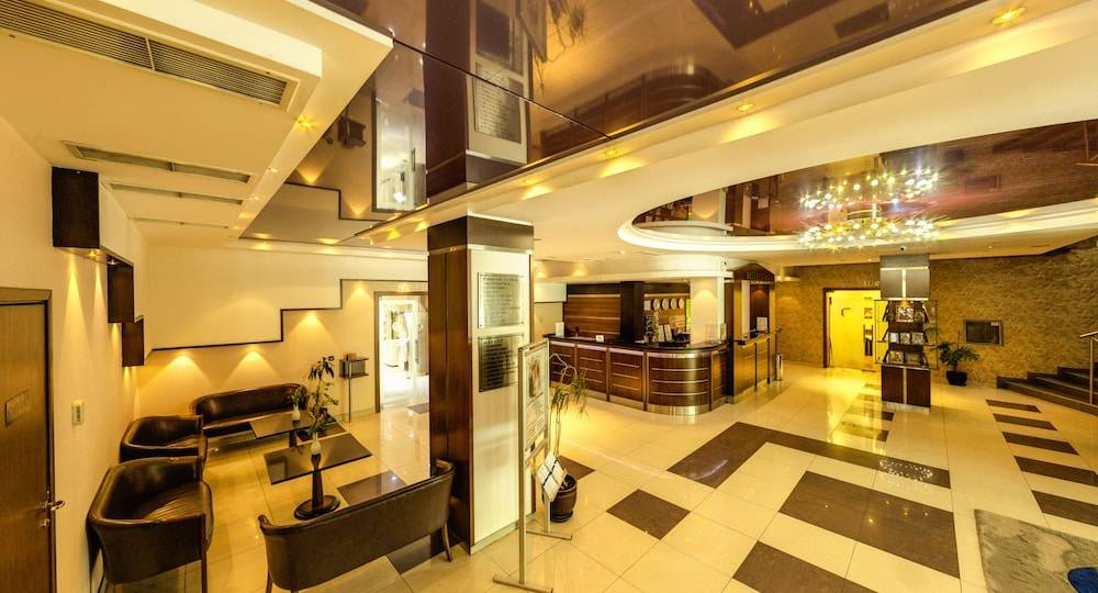 Hotel Forum - Free Parking for cars 1