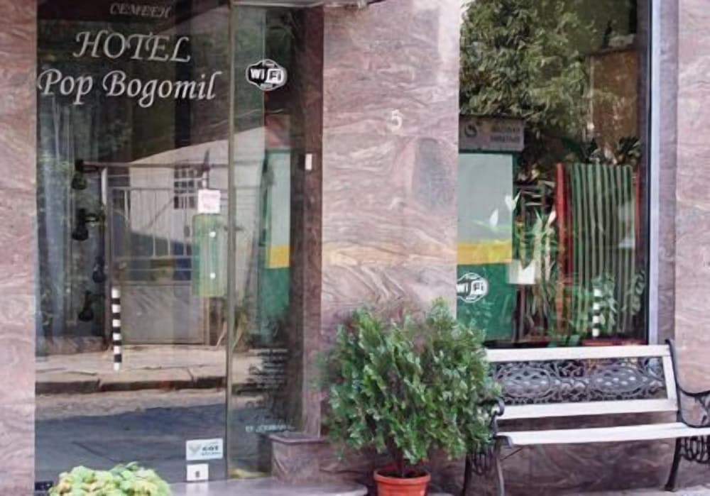Pop Bogomil family hotel 1