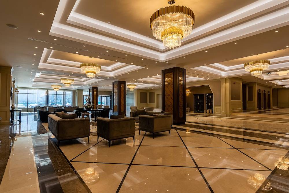 Astoria Grand Hotel 2