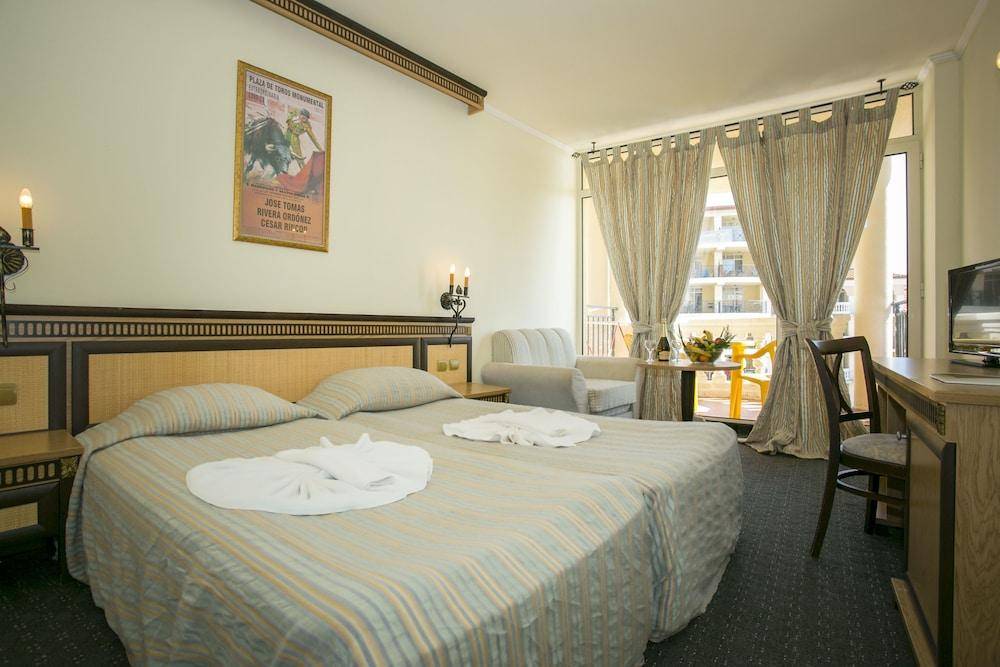 Andalucia Beach Hotel - All Inclusive 2