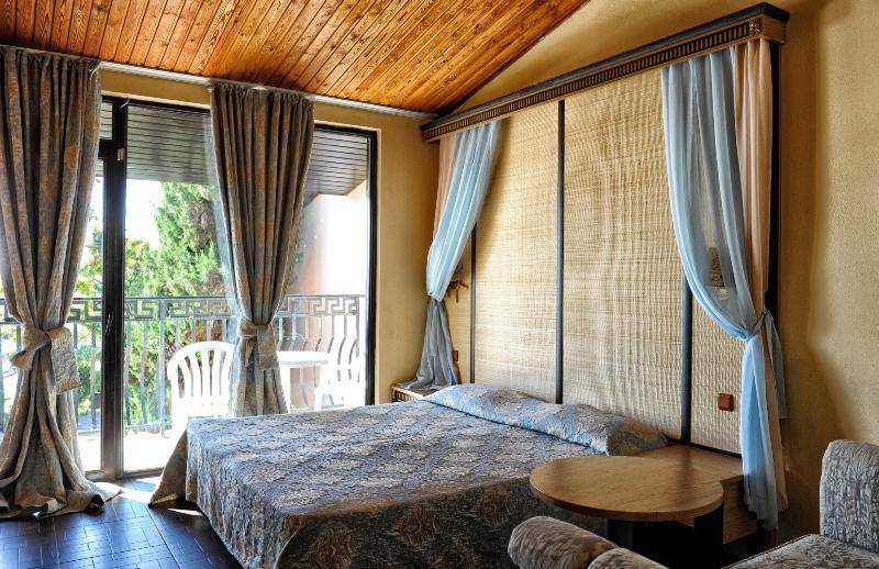 Elenite Holiday Village 2