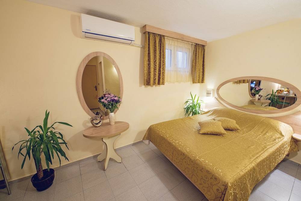 Hotel Color 1