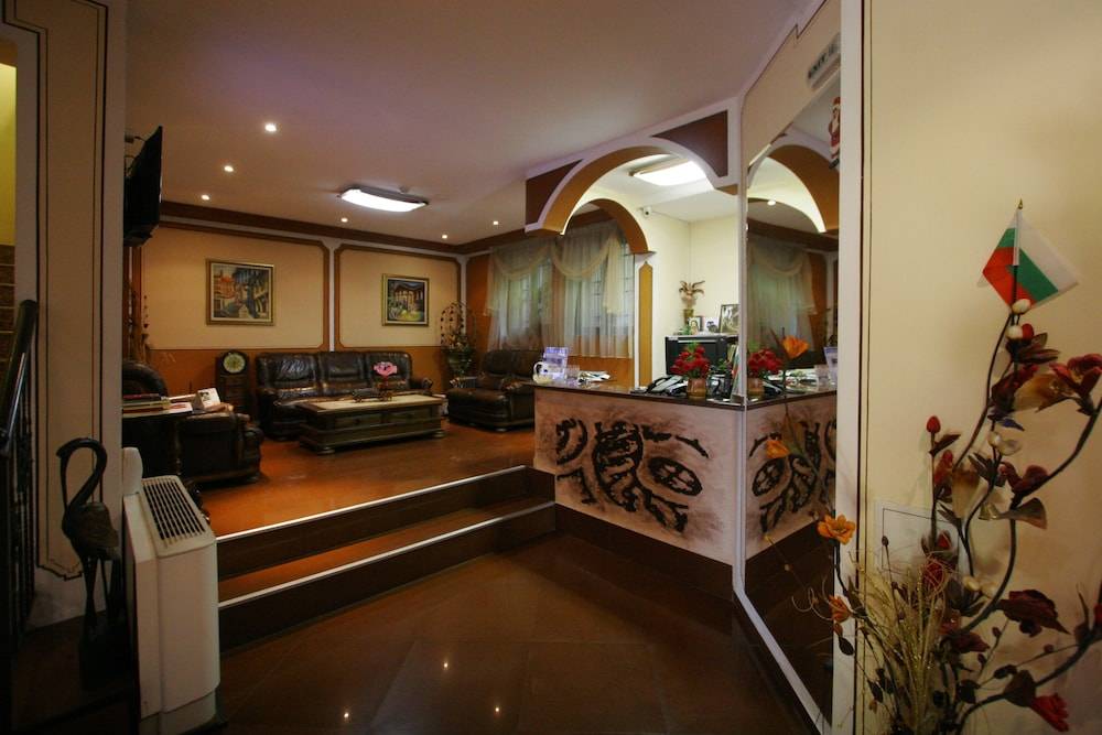 Hotel Alafrangite 2