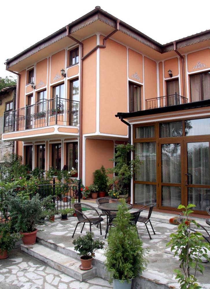 Hotel Alafrangite 1