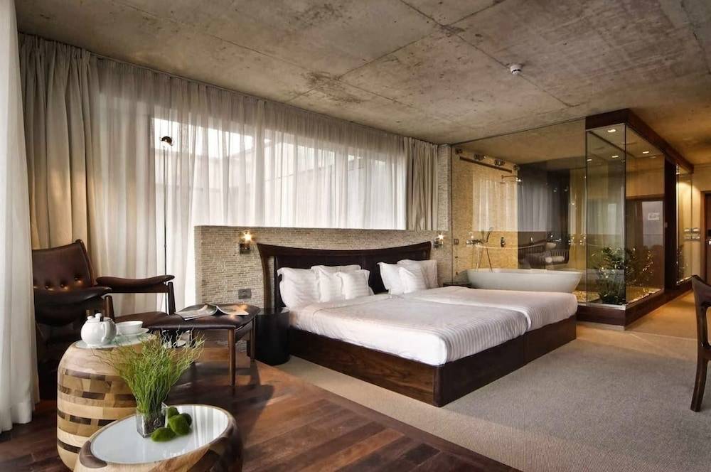 Graffit Gallery Design Hotel 1