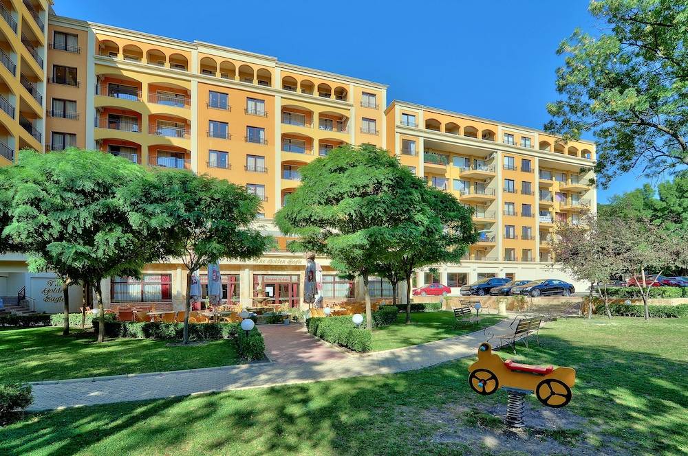 Kris Apartments at Paradise Green Park -FREE Parking 1
