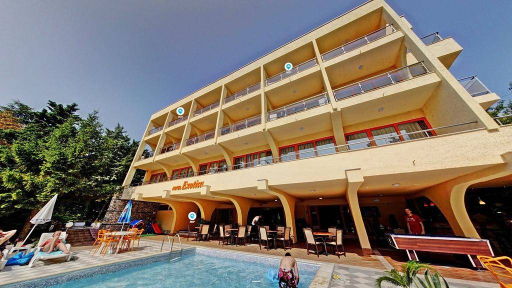 Hotel Exotica 1