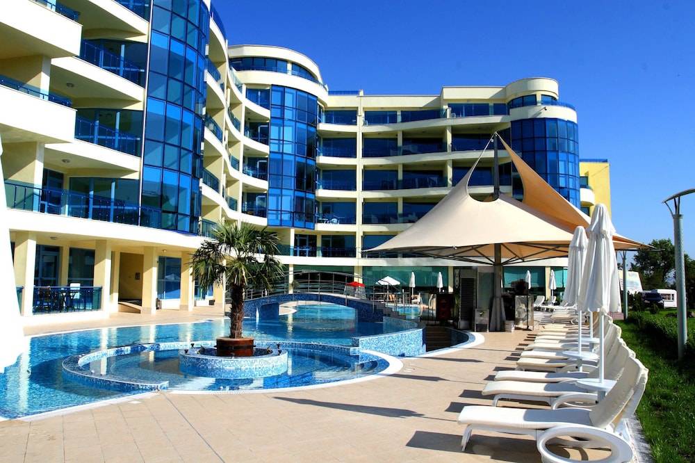 Aparthotel Marina Holiday Club - All Inclusive & Free Parking 1