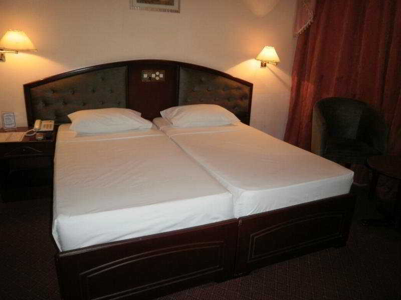 Devon Hotel 2