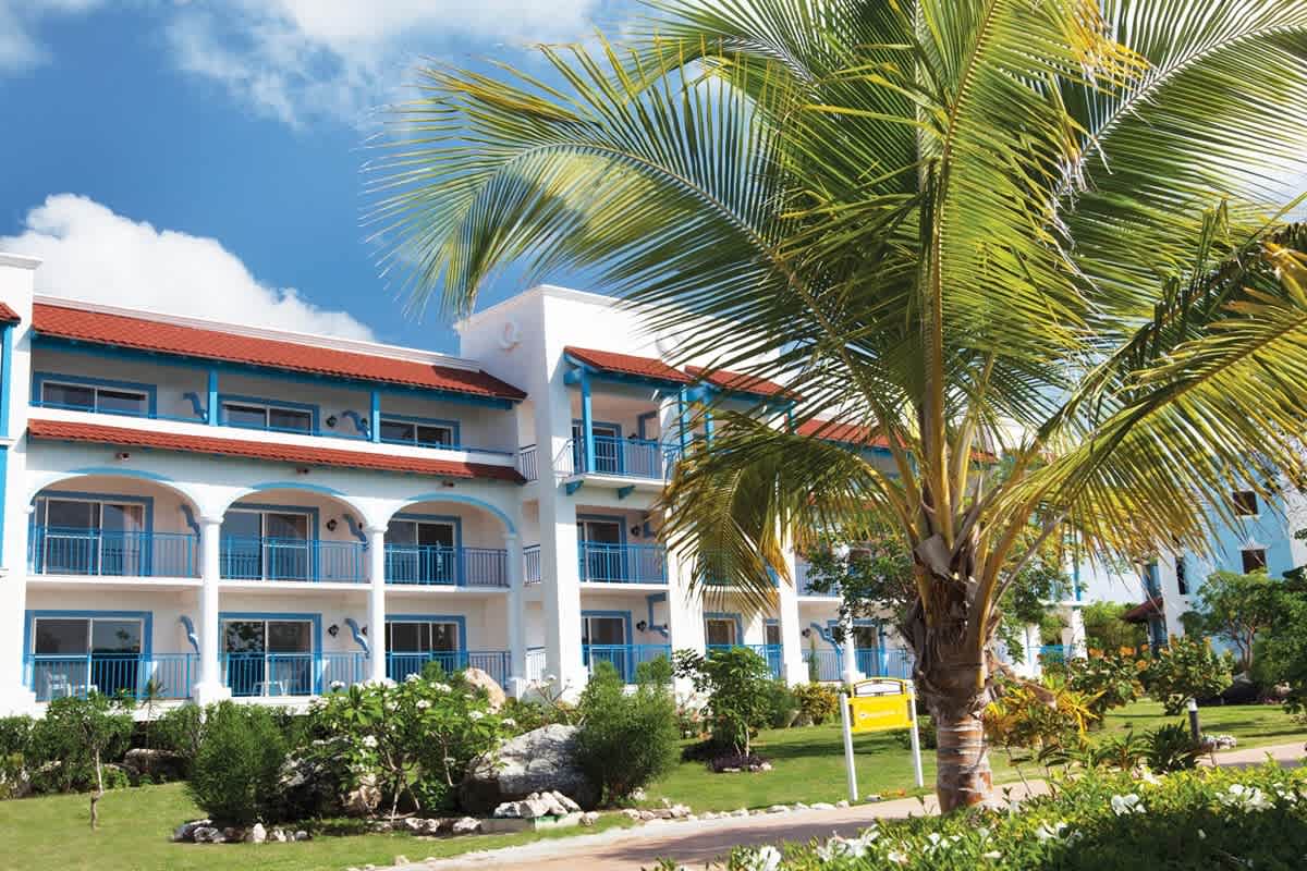 Memories Paraiso Beach Resort 2