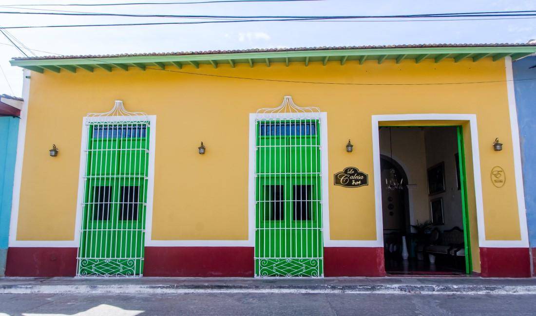Hotel E La Calesa 1