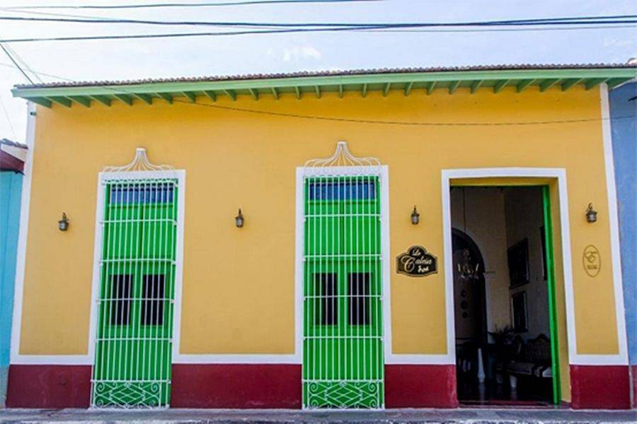 Hotel E La Calesa 2