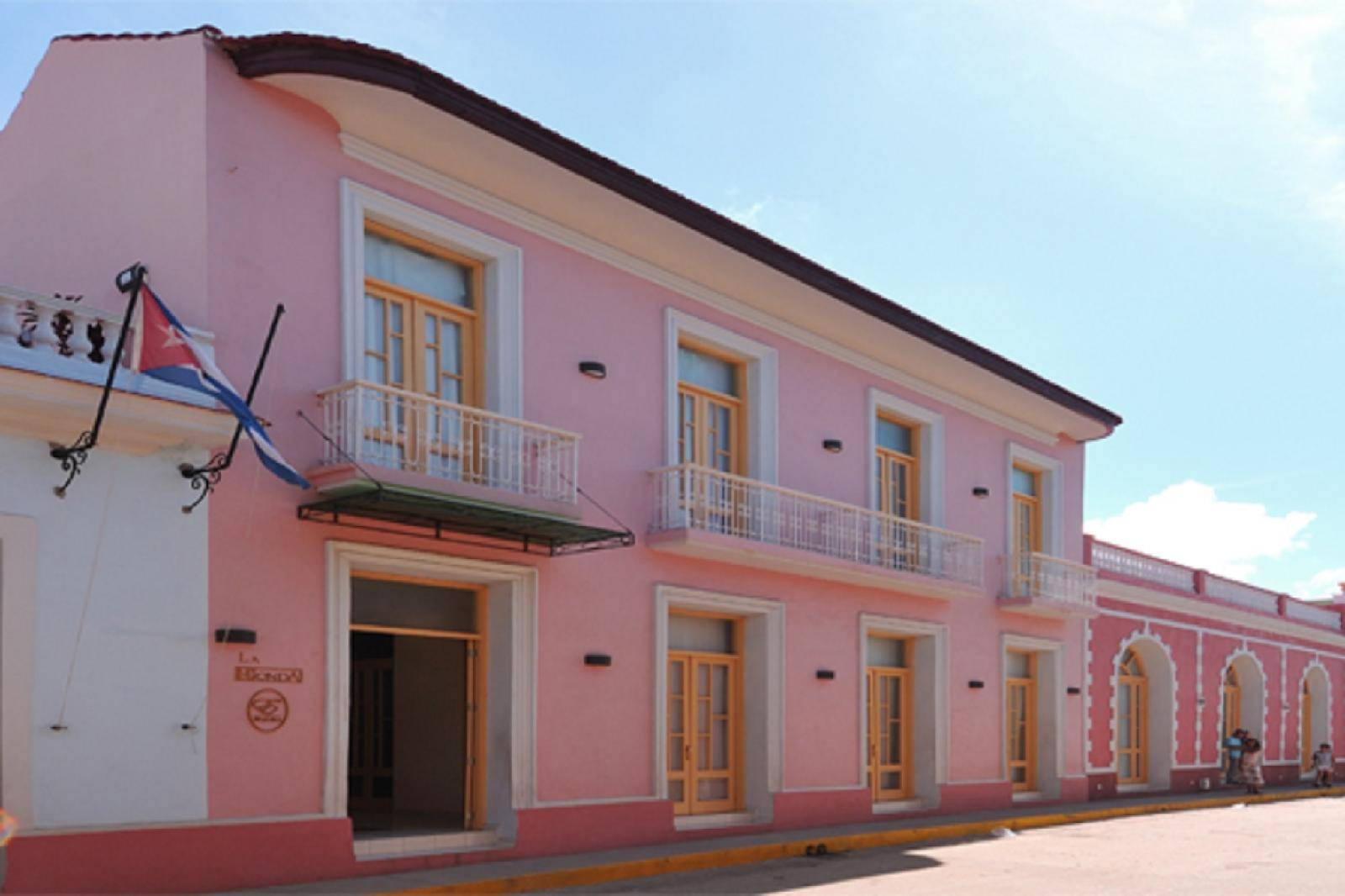 Hotel E La Ronda 1