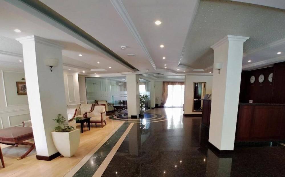 Aparthouse Borovo near Bulgaria Mall, free street parking 2