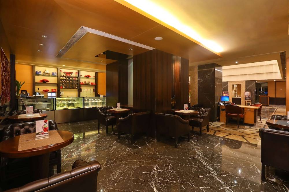Radisson Blu Hotel Chennai City Centre 2
