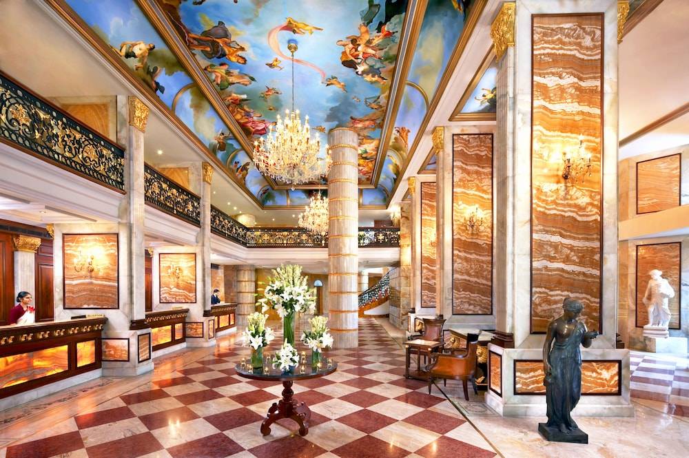 Hotel The Royal Plaza 2