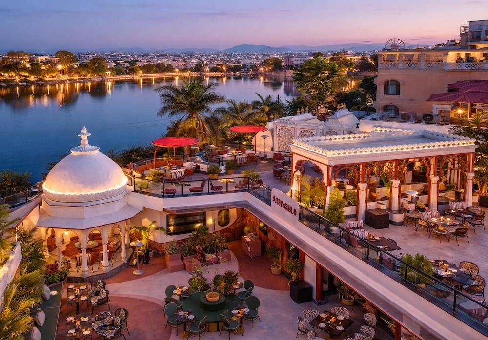 Swaroop Vilas - Lake Facing Boutique Hotel 1