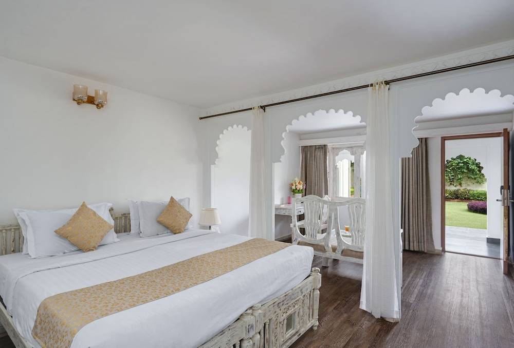 Swaroop Vilas - Lake Facing Boutique Hotel 2