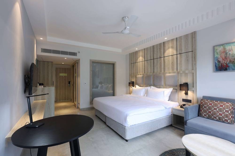Ramada by Wyndham Goa Arpora 1