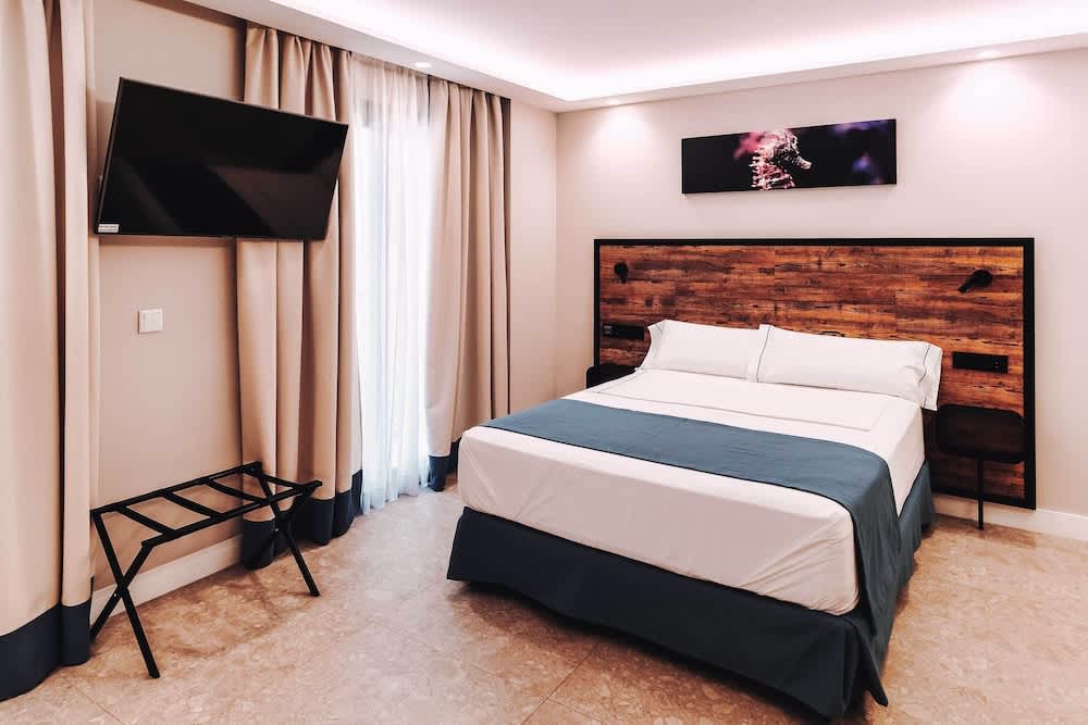 Posidonia Aparthotel 1