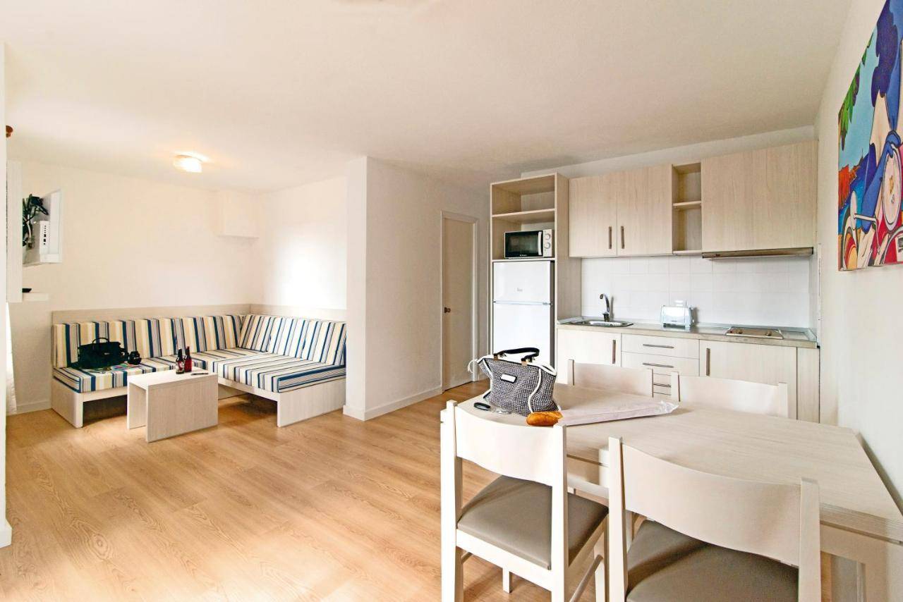 Apartamentos Cala Blanca 1