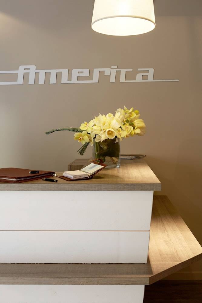 Hotel America 2