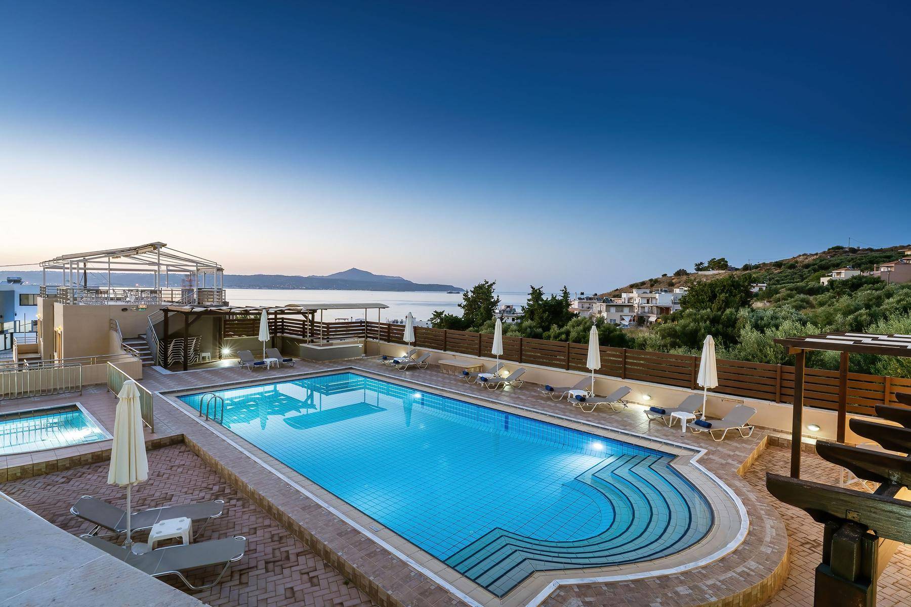 Sunrise Suites & Apartments 1