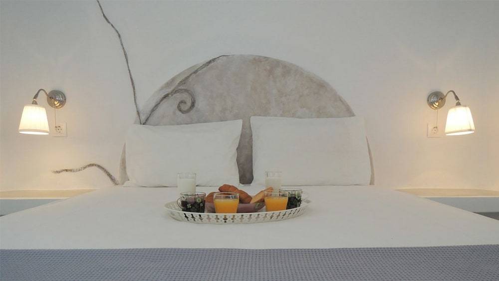 Esperos Seaside Suite in Adamas, Milos 2