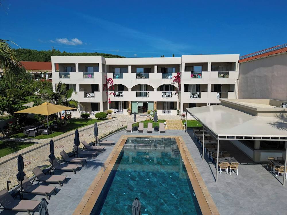 Remezzo Studios & Apartments 1