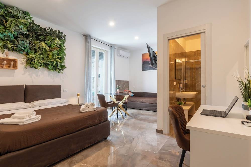 Suebi Central - Deluxe Rooms & Family Suites 1