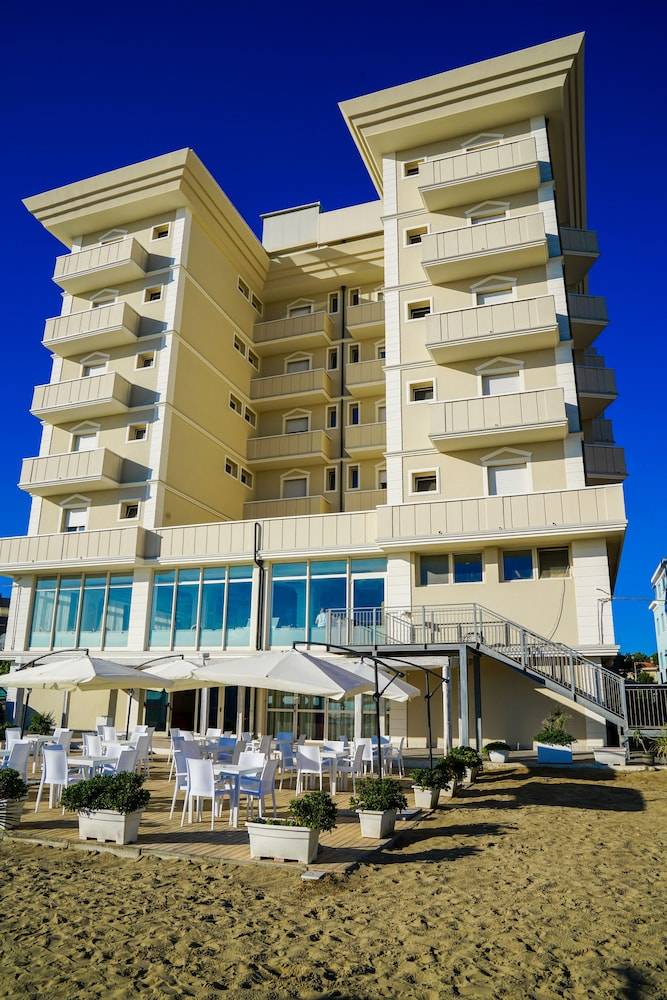 Hotel Imperial Beach - Dada Hotels 1