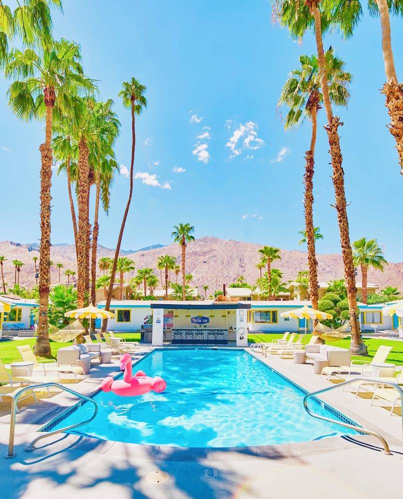 A PLACE IN THE SUN Hotel - ADULTS ONLY Big Units, 24h Heated Pool & Spa in 1 Acre Park Prime Location, DOG Friendly, TOP Midcentury Modern Boutique Hotel 1