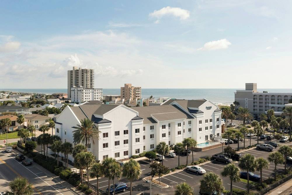 Fairfield Inn and Suites Jacksonville Beach 1