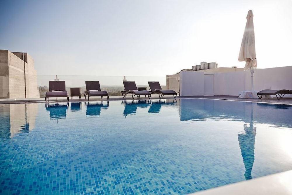 Sliema Tigne Suites 1