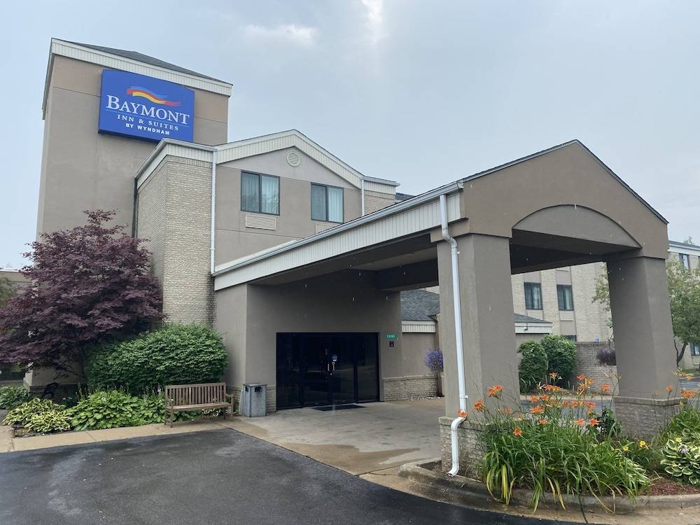 Baymont by Wyndham Flat Rock 1