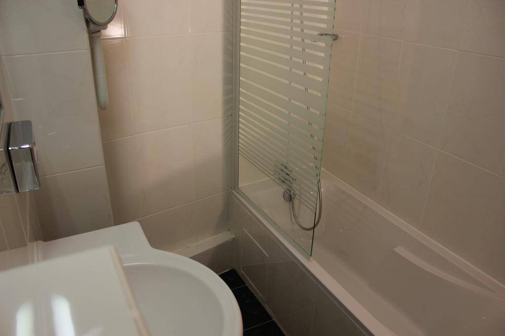 Hotel Imperial Paris 2
