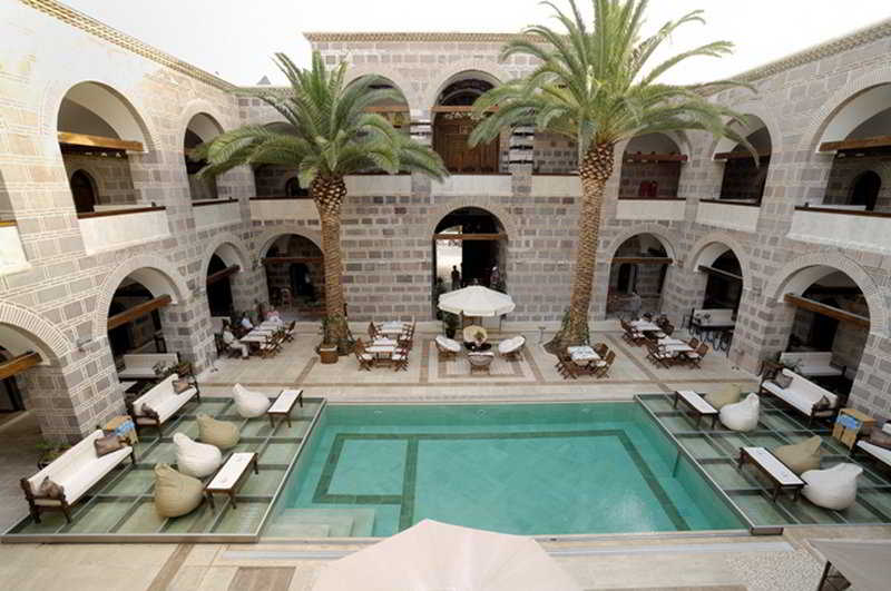 Cesme Kanuni Kervansaray 2