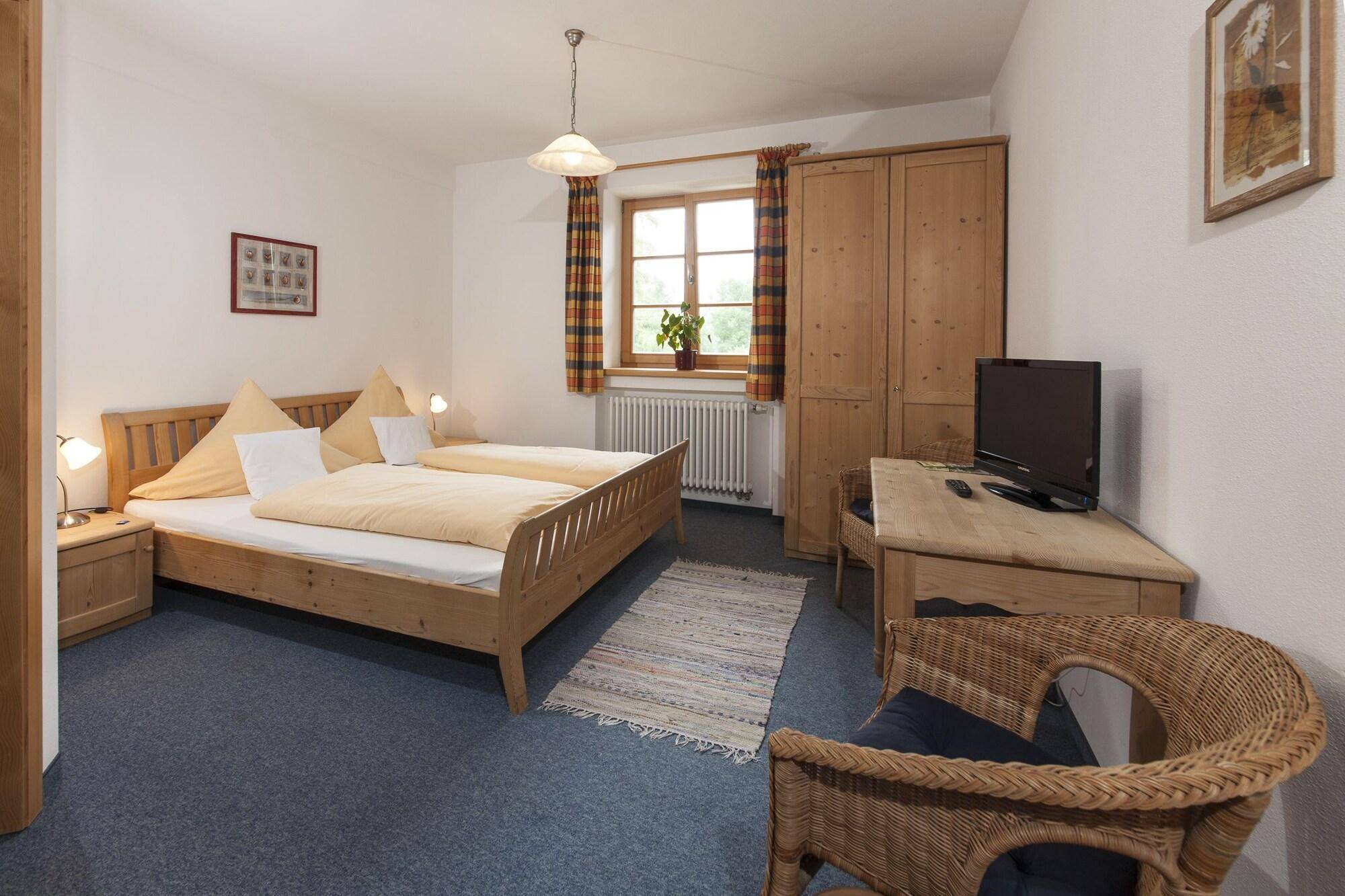 Bernhardhof - Pension, Guest-House & Apartments 2