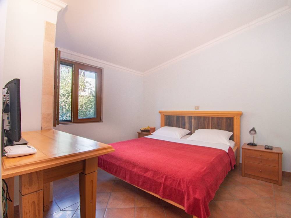 Apartments and Rooms Levantin Inn 1