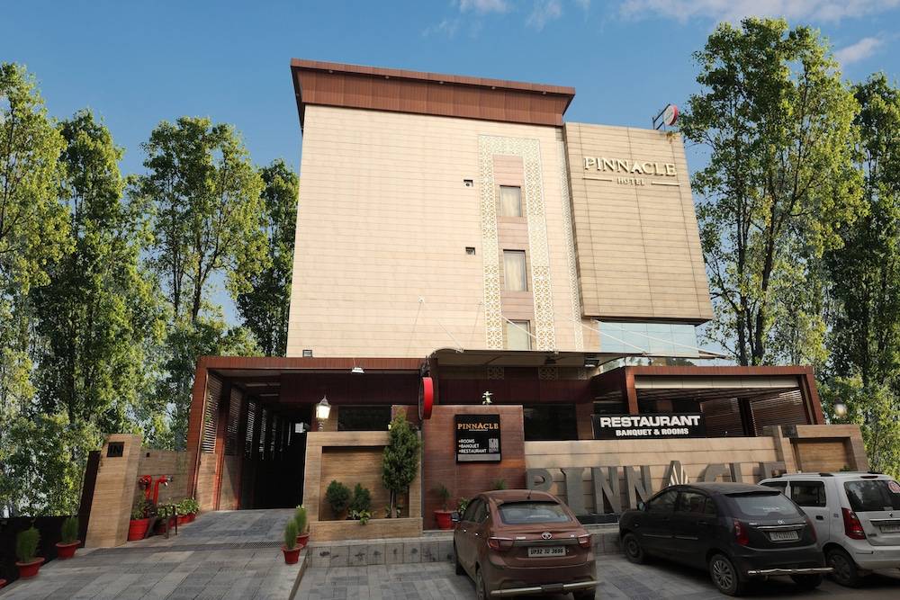 Pinnacle by Click Hotels, Lucknow 1