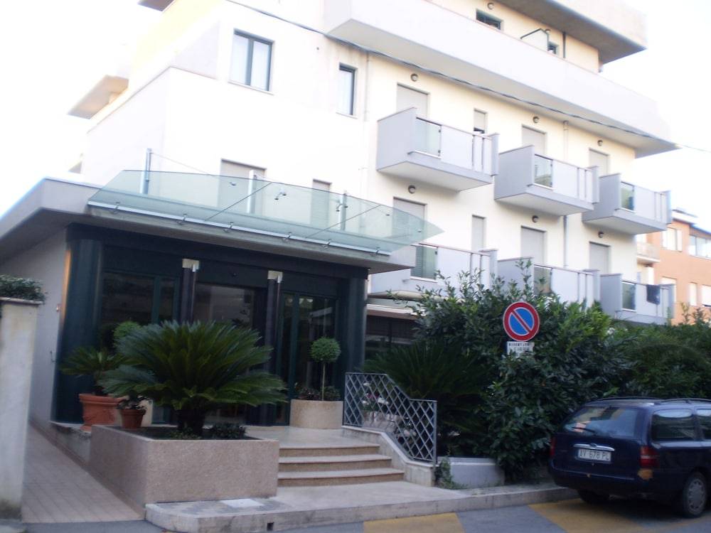 La Perla B&B Hotel 1