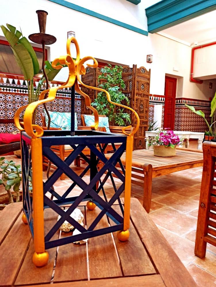 Vivian's Guest House Auto Check-in 1