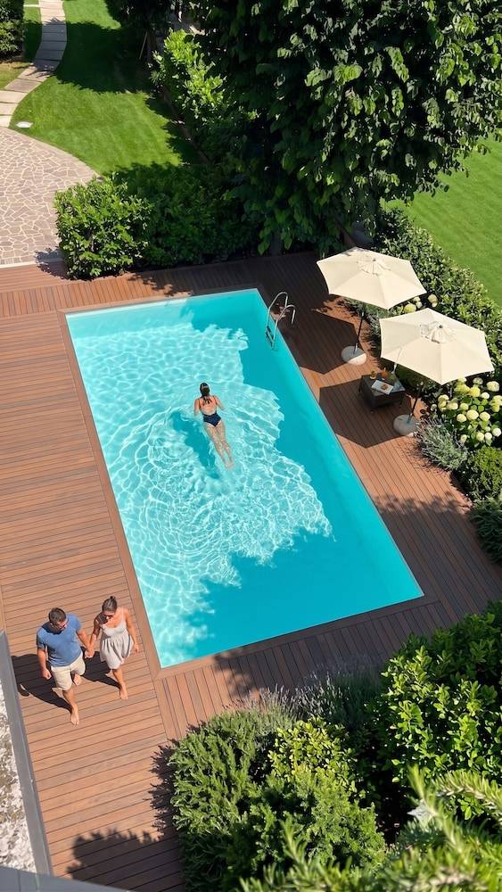 Adoro Hotel 1